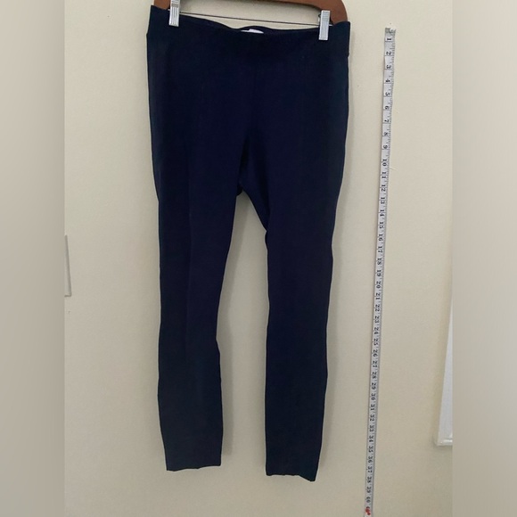 Old Navy pants for women. Color: Navy Blue. Size: M - Picture 1 of 3